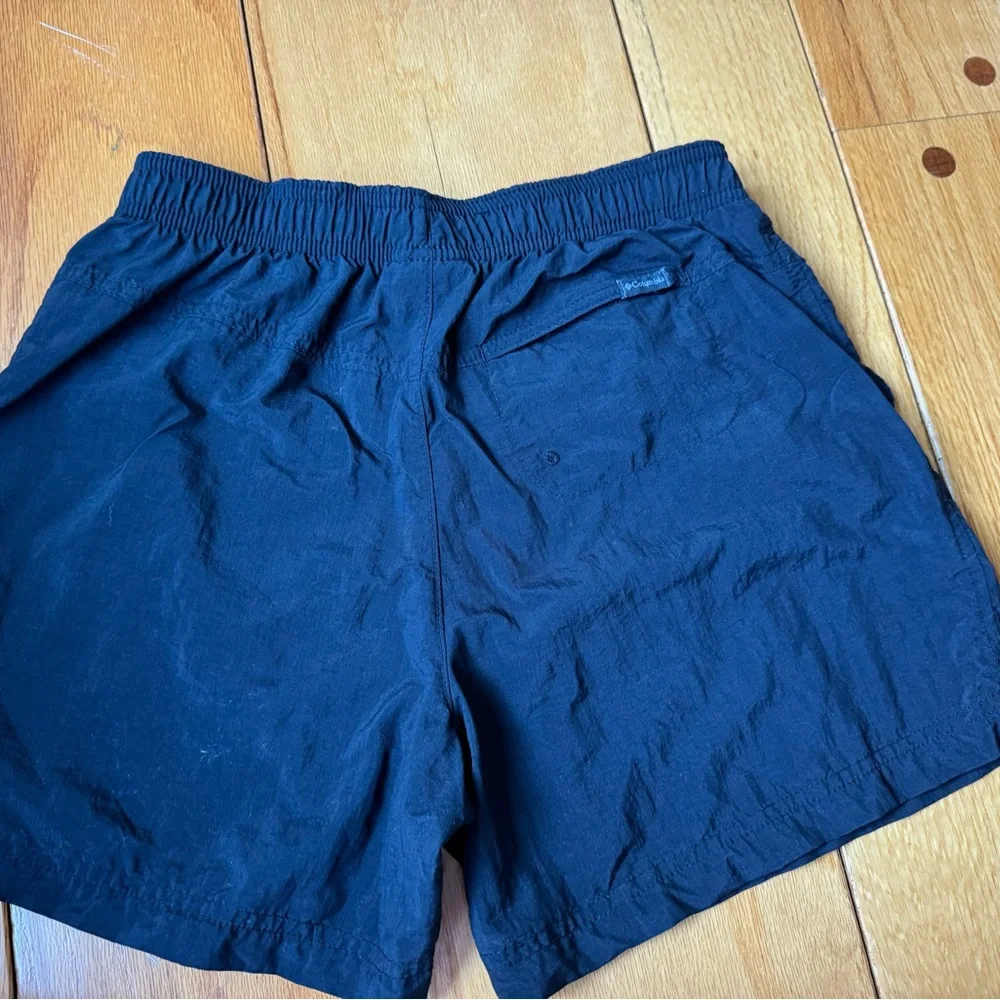 Columbia Women's Black Athletic Shorts - Picture 2 of 3